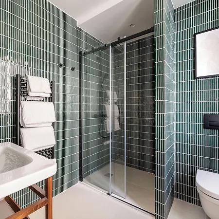 Hotel Limehome Montmartre Parigi
