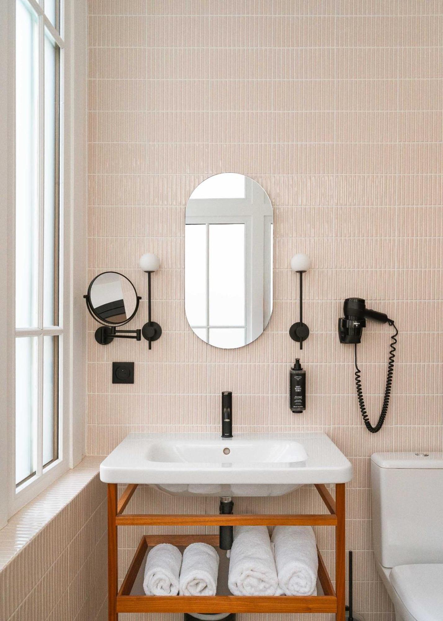 Hotel Limehome Montmartre Paris