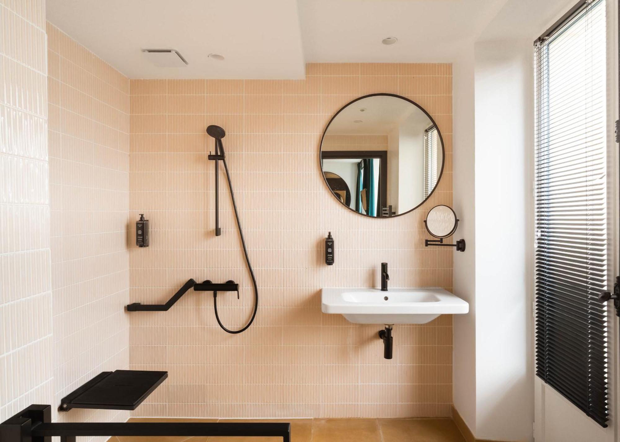 Limehome Montmartre Hotel 4*