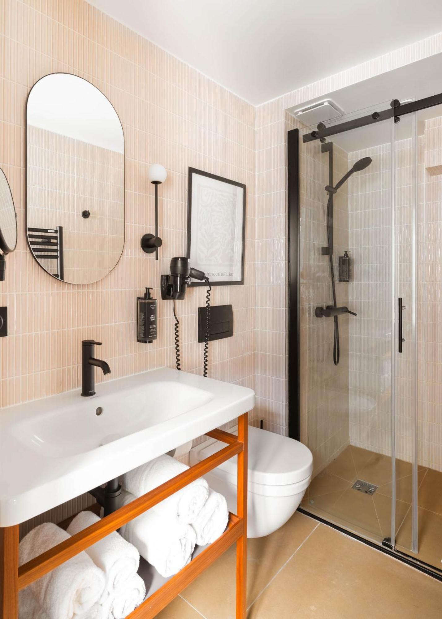 Limehome Montmartre 4*